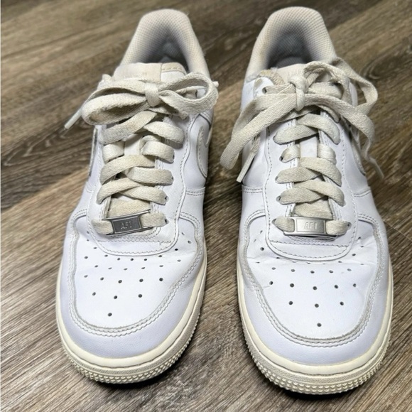 Nike Air Force One Women's 6.5 White Leather Athleisure Streetwear Skater Y2K - Picture 1 of 8